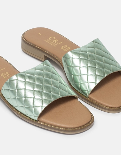 Εικόνα της Δερμάτινα σανδάλια Ελληνικής κατασκευής με καπιτονέ σχέδιο Βεραμάν