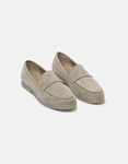 Εικόνα από Μονόχρωμα flat loafers σε απλή γραμμή Πούρο