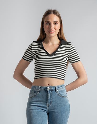 Εικόνα της Κοντομάνικο crop top με ρίγες και γιακά Μαύρο