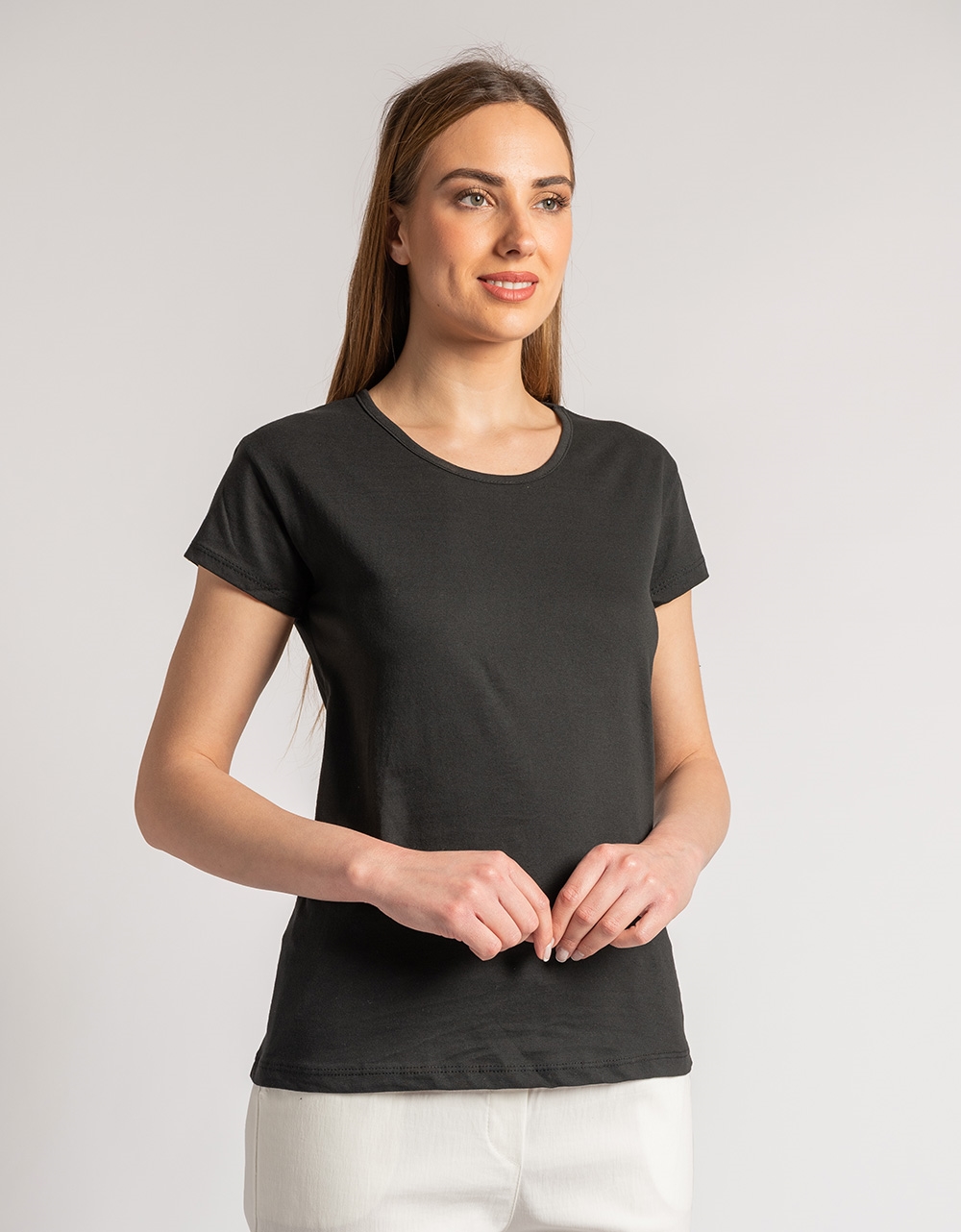 Εικόνα από Basic βαμβακερή κοντομάνικη μπλούζα μονόχρωμη Μαύρο