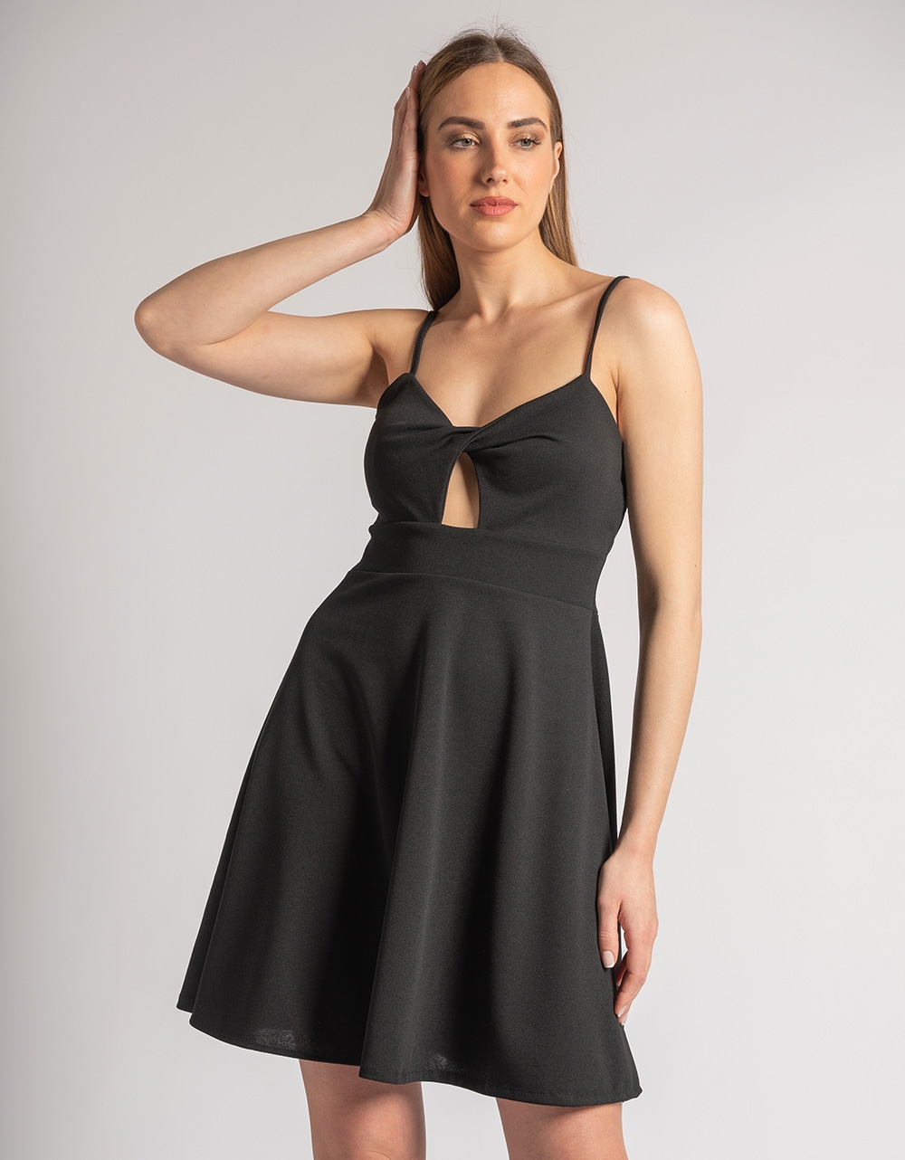 Εικόνα από Μονόχρωμο μίνι φόρεμα με άνοιγμα στο στήθος Μαύρο