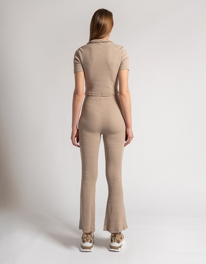 Εικόνα της Σετ μονόχρωμο crop top με γιακά και παντελόνι flare Μπεζ