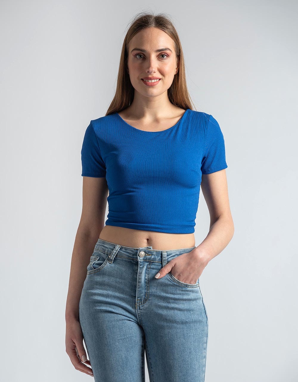 Εικόνα από Ριπ crop top με χιαστί σχέδιο στην πλάτη Μπλε
