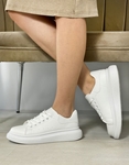 Εικόνα από Basic sneakers με κορδόνια και διπλή σόλα Λευκό