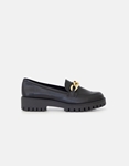 Εικόνα από Loafers μονόχρωμα με διακοσμητική αλυσίδα Μαύρο
