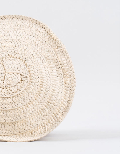 Εικόνα της Ψάθινο τσαντάκι ώμου σε στρογγυλό σχήμα Μπεζ