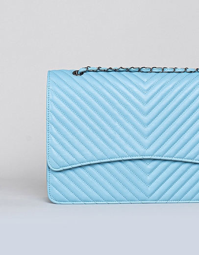 Εικόνα της Γυναικεία τσάντα ώμου καπιτονέ με ρυθμιζόμενη αλυσίδα Σιέλ