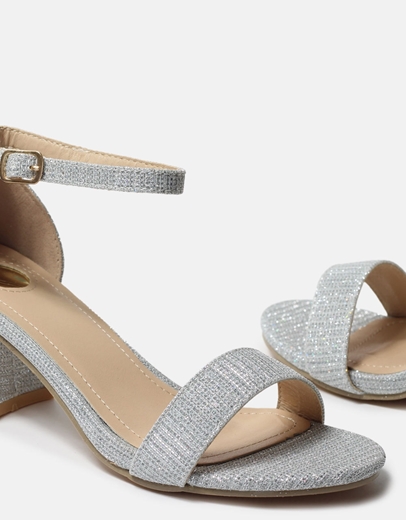 Εικόνα της Χαμηλά πέδιλα με μπαρέτα από glitter υλικό Ασημί