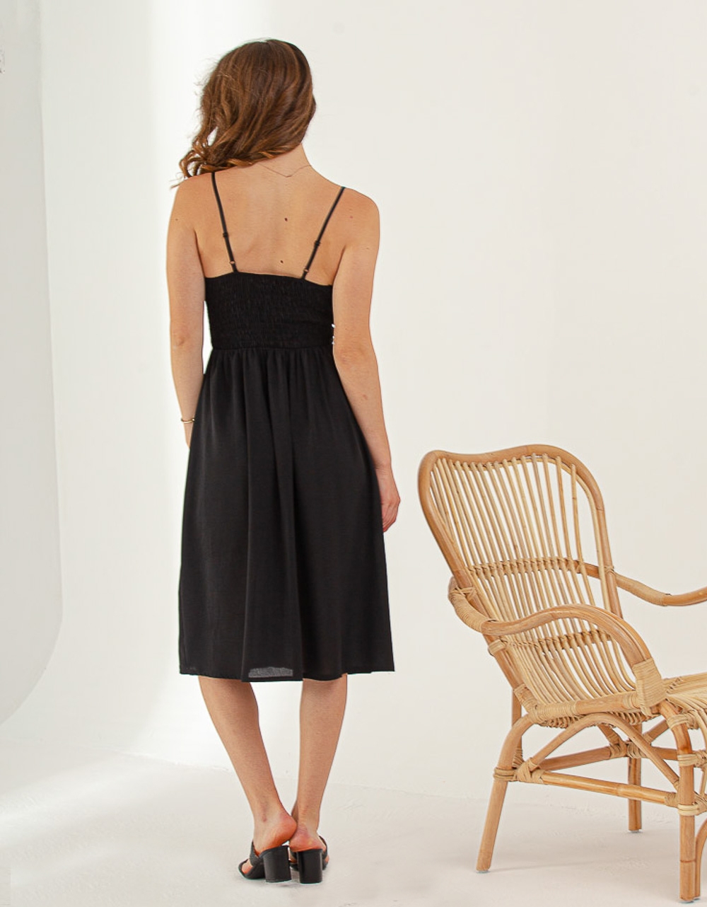 Εικόνα από Γυναικείο φόρεμα με δέσιμο στο μπούστο Μαύρο