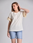 Εικόνα από Βαμβακερή κοντομάνικη μπλούζα με boho στοιχεία Λευκό