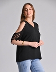Εικόνα από Off shoulders μονόχρωμη μπλούζα με κέντημα Μαύρο