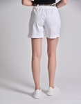 Εικόνα από Σορτσάκι ελαστικό με τσέπες και δετή ζώνη Λευκό