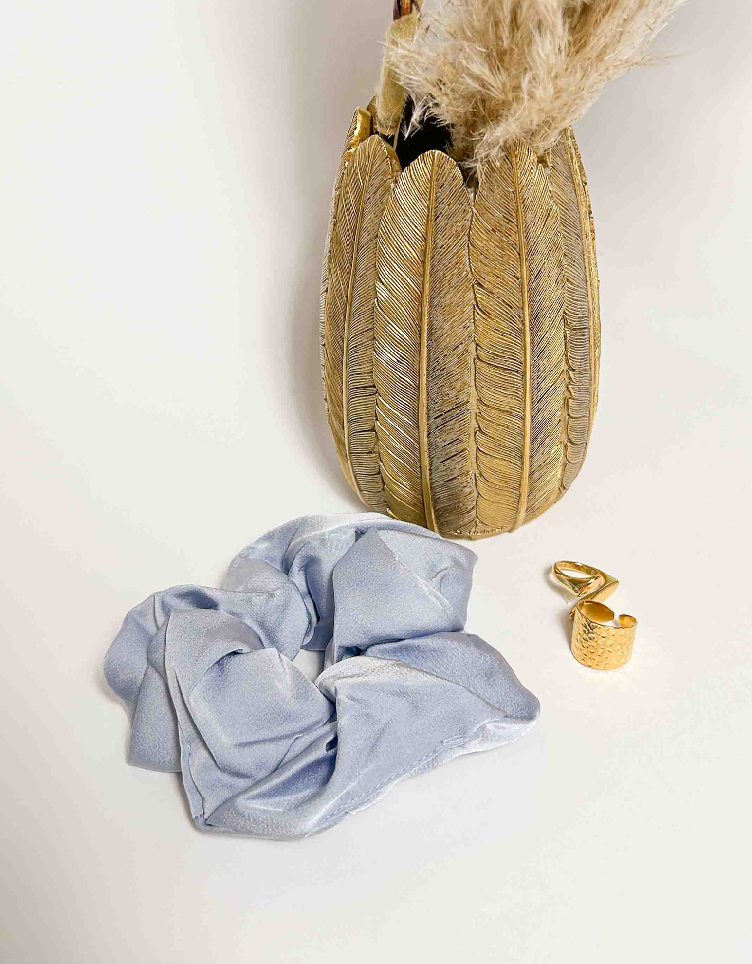 Εικόνα από Basic μονόχρωμα scrunchies υφασμάτινα large Σιέλ