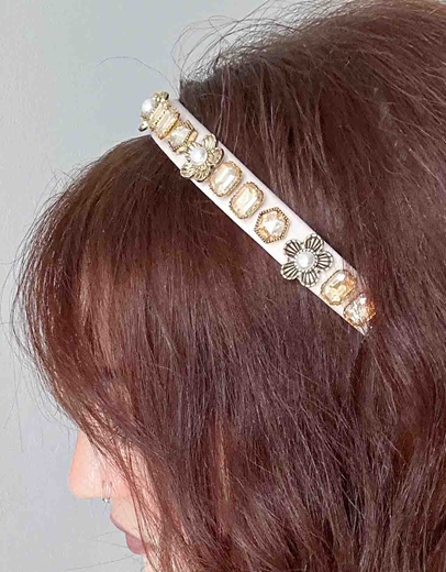 Εικόνα της Στέκα μαλλιών με διακοσμητικά στοιχεία Μπεζ