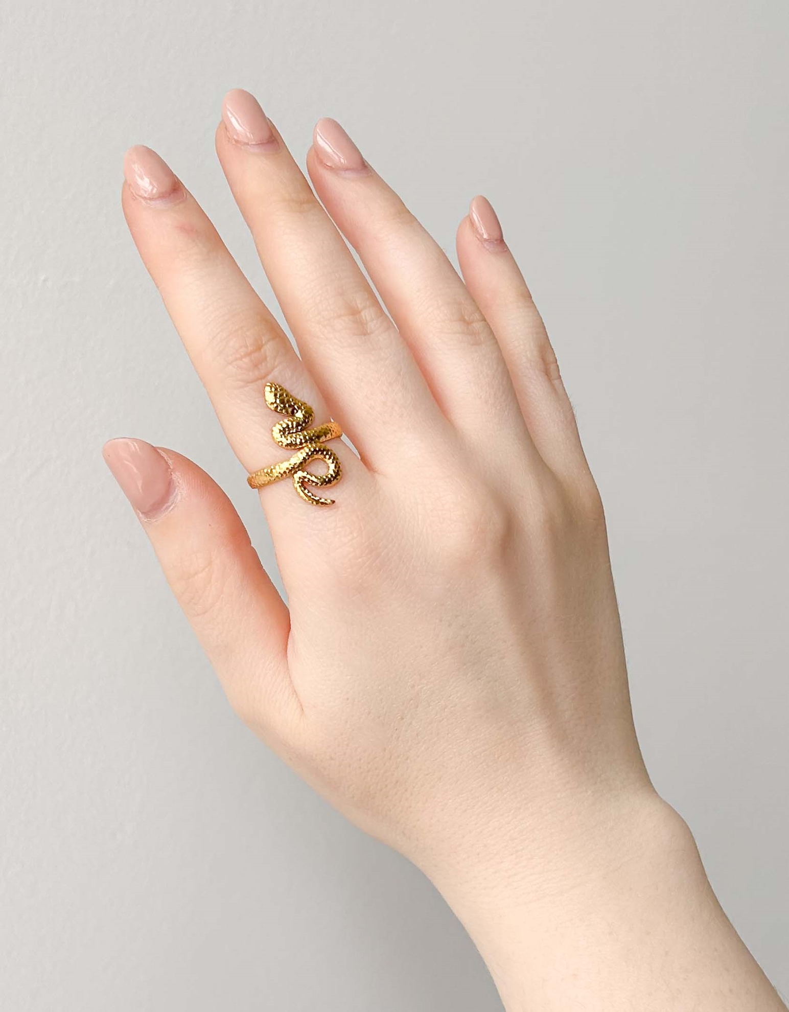 Εικόνα από Κυματιστό δαχτυλίδι από ανοξείδωτο ατσάλι Χρυσό