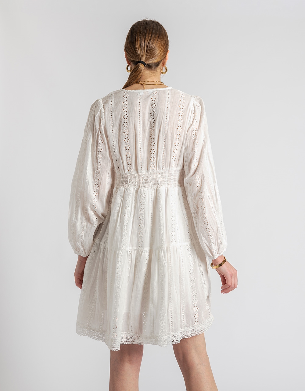 Εικόνα από Βαμβακερό μίνι φόρεμα μονόχρωμο με κέντημα Λευκό