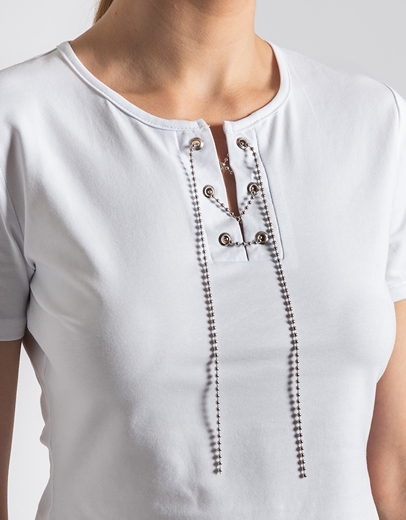 Εικόνα της Βαμβακερό crop top μονόχρωμο με αλυσίδα Λευκό