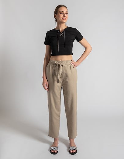 Εικόνα της Βαμβακερό crop top μονόχρωμο με αλυσίδα Μαύρο