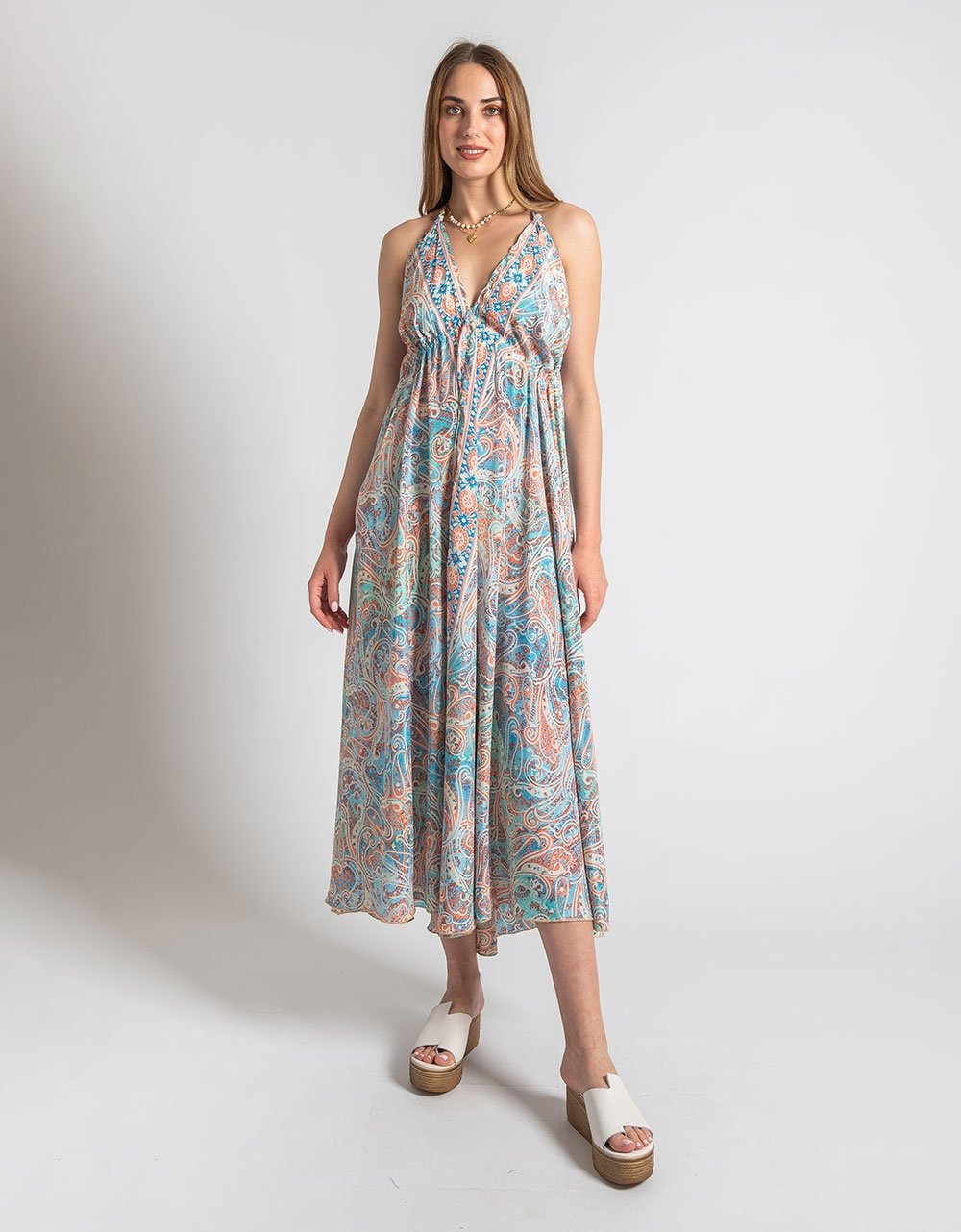 Εικόνα από Μεταξωτό maxi φόρεμα boho με λαχούρια Σιέλ