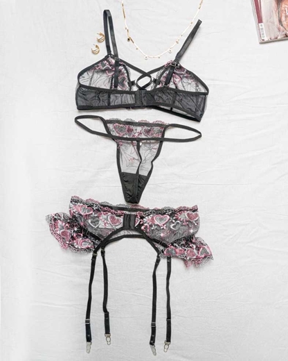 Εικόνα της Σετ εσώρουχα με διαφάνεια και καρδούλες Μαύρο