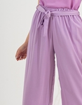 Εικόνα από Wide leg παντελόνα με λάστιχο στη μέση και ζωνάκι Μωβ