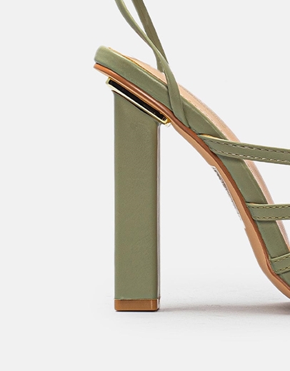 Εικόνα της Γυναικεία πέδιλα με μεταλλική λεπτομέρεια στο τακούνι Πράσινο