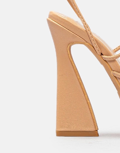 Εικόνα της Γυναικεία πέδιλα με παράλληλα λουριά Μπεζ