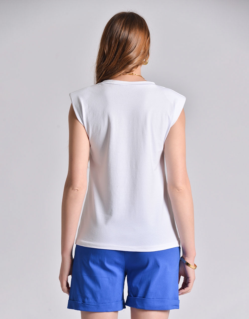 Εικόνα από Basic αμάνικη βαμβακερή μπλούζα με βάτες Λευκό
