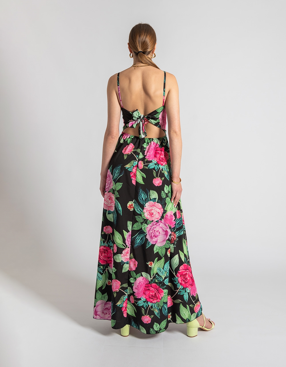 Εικόνα από Floral maxi φόρεμα με σκίσιμο στο πλάι Μαύρο