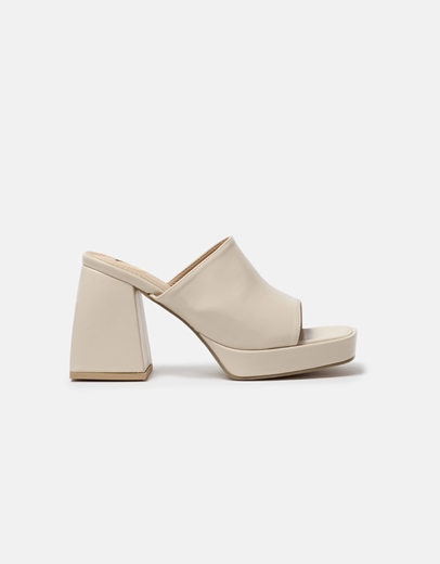 Εικόνα της Mules με φαρδιά φάσα και τετράγωνο τακούνι Μπεζ
