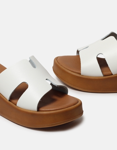 Εικόνα της Δερμάτινες πλατφόρμες Ελληνικής κατασκευής με φαρδιά φάσα Λευκό