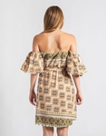 Εικόνα από Off shoulders εμπριμέ μίνι φόρεμα με ζωνάκι Μπεζ