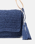 Εικόνα από Ψάθινη τσάντα ώμου με κρεμαστό διακοσμητικό Μπλε