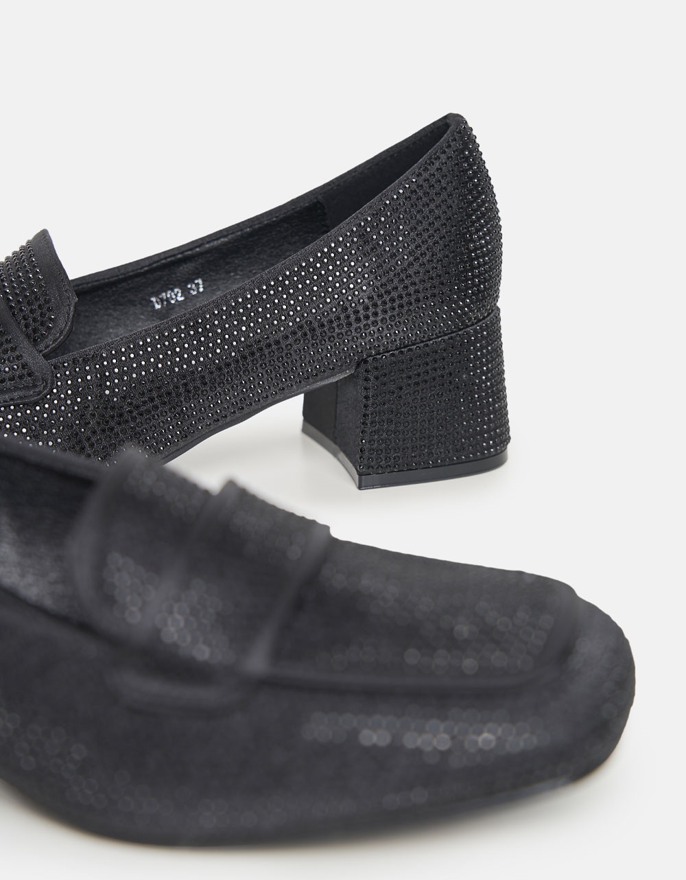 Εικόνα από Loafers με strass και χαμηλό τακούνι Μαύρο