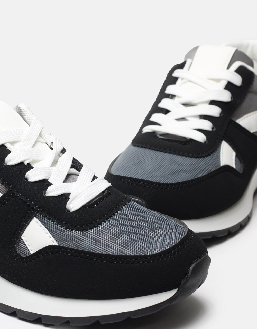 Εικόνα από Suede basic sneakers με ελαστική σόλα Μαύρο