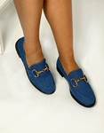 Εικόνα από Flat μονόχρωμα loafers με μεταλλική αγκράφα Τζιν