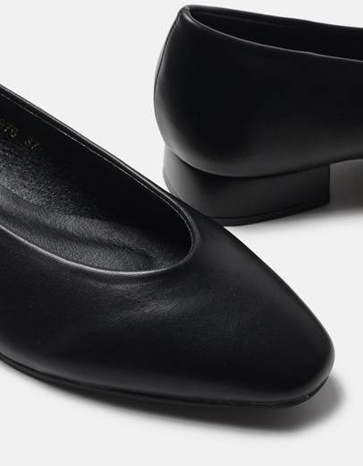 Εικόνα της Γοβάκια μονόχρωμα με χαμηλό τετράγωνο τακούνι Μαύρο