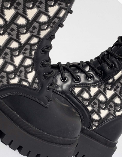 Εικόνα της Μποτάκια με κορδόνια και συνδυασμό υλικών Μαύρο