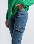 Εικόνα από Cargo denim παντελόνι με λάστιχο στο τελείωμα Τζιν
