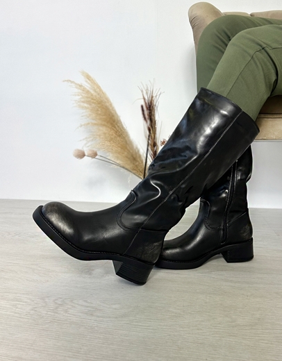 Εικόνα της Basic μονόχρωμες μπότες με φερμουάρ στο πλάι Μαύρο