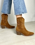 Εικόνα από Suede cowboy μποτάκια με διακοσμητικές ραφές Ταμπά
