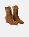 Εικόνα από Suede cowboy μποτάκια με διακοσμητικές ραφές Ταμπά