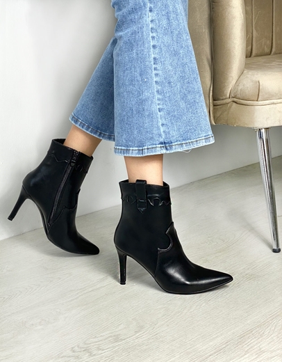 Εικόνα της Μποτάκια μυτερά με διακοσμητικές ραφές Μαύρο