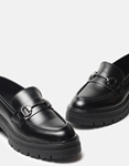 Εικόνα από Basic μονόχρωμα loafers με τρακτερωτή σόλα Μαύρο