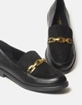 Εικόνα από Basic flat loafers με μεταλλική αλυσίδα Μαύρο