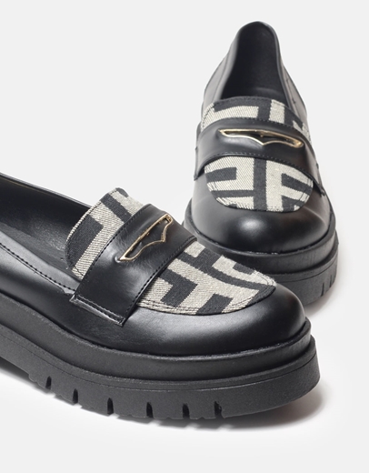 Εικόνα της Loafers με διπλή σόλα και μοτίβο μαιάνδρου Μαύρο