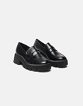 Εικόνα από Basic μονόχρωμα loafers με τρακτερωτή σόλα Μαύρο