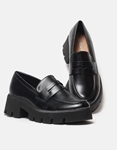 Εικόνα από Basic μονόχρωμα loafers με τρακτερωτή σόλα Μαύρο
