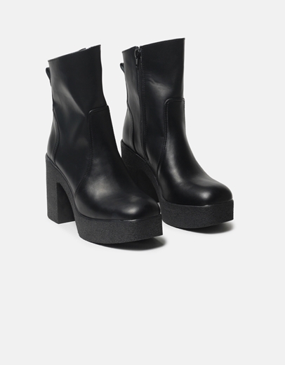 Εικόνα της Δερμάτινα μποτάκια Ελληνικής κατασκευής με ασύμμετρο σχέδιο Μαύρο