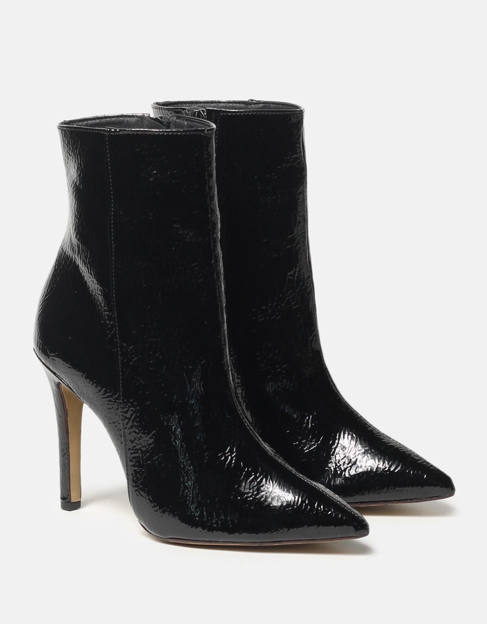 Εικόνα από Μυτερά μποτάκια λουστρίνι με λεπτό τακούνι Ελληνικής κατασκευής Μαύρο